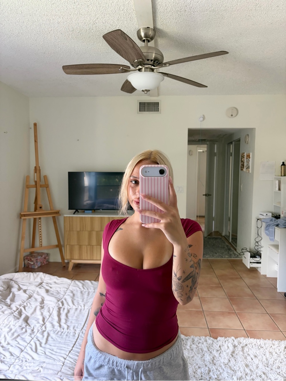 Garage V Neck Too Size XS